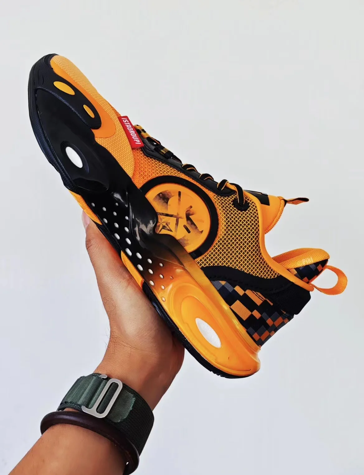 STA x Li-Ning Wade All City 12 - Yellow Blood - Image 2